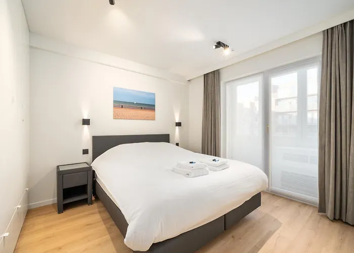 Luxe Comfort App Met Zijdelings Zeezicht En In Centrum